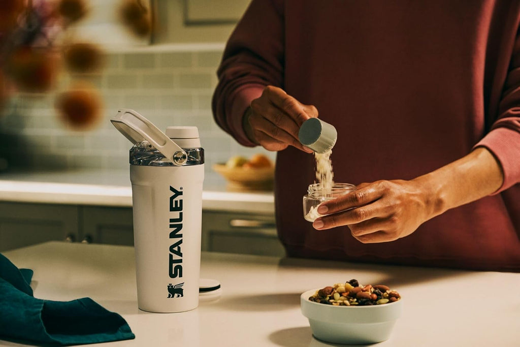Insulated Stainless Steel Shaker Bottle – Leakproof Protein Shaker with Strainer