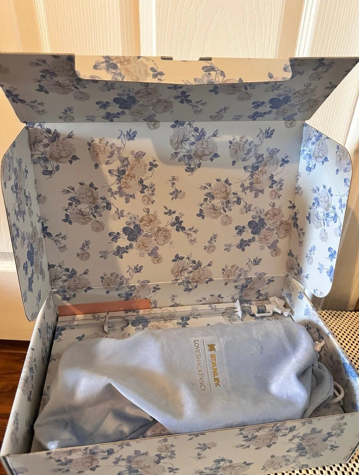 Stanley x Love shack Fancy 40 oz Everblooming Rosettes Quencher Blue AUTHENTIC